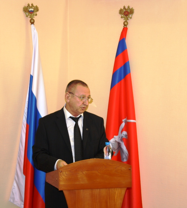 Секретарь АКСО ВО В.Подмосковный с отчетом о работе Ассоциации в 2013 году